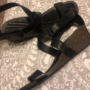 Black wedge tevas , with velcro strap